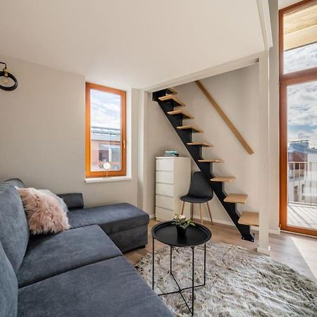 New Loft With Rooftop Terrace In The Old Town Riga Bagian luar foto